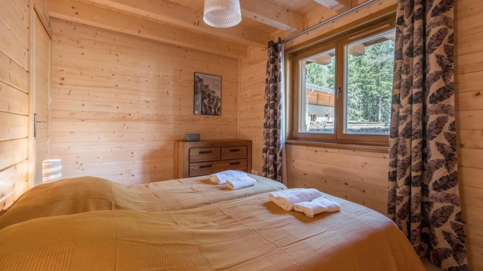 Large Chalet For 10 With Beautiful Garden Chamonix Francie
