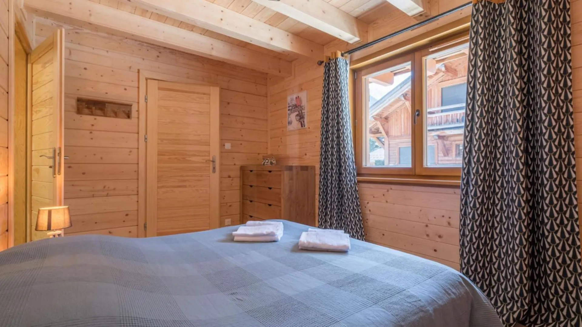 Large Chalet For 10 With Beautiful Garden Chamonix Francie